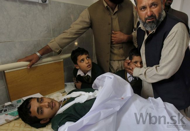 Masaker v pakistanskej škole spôsobil zavedenie trestu smrti
