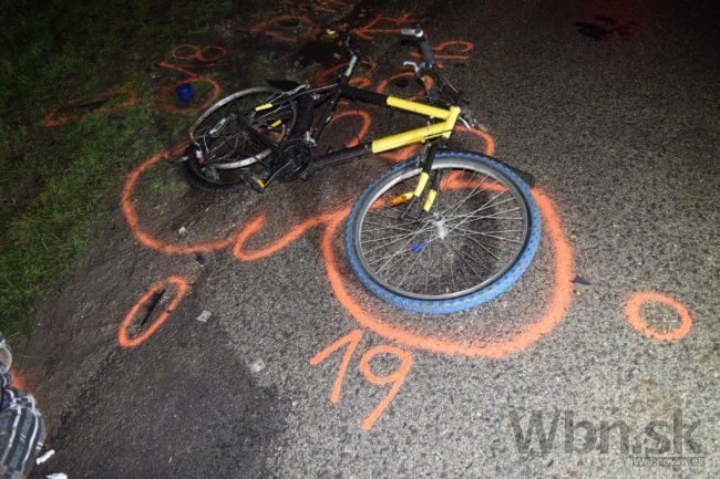 Vodič zrazil cyklistu a ušiel, bez pomoci ho nechal zomrieť