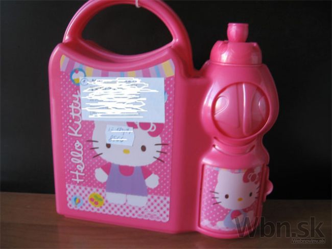 Rodičia pozor, box na desiatu Hello Kitty je nekvalitný