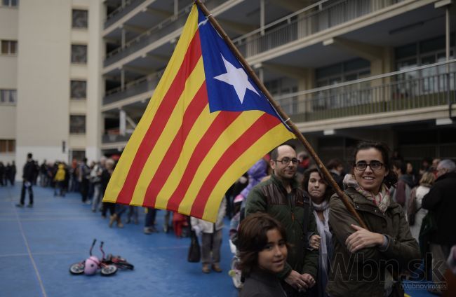 Katalánci by dnes hlasovali proti nezávislosti ich regiónu