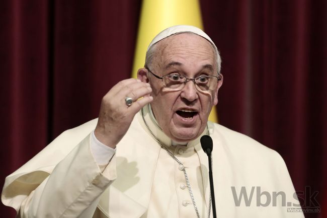Pápež pred duchovnými kritizoval vatikánsku byrokraciu