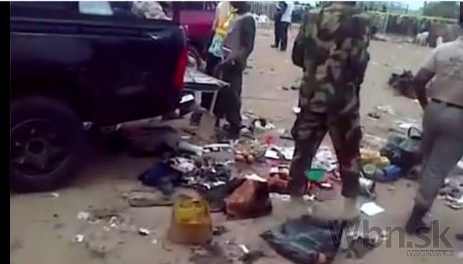 Video: Bomba na autobusovej stanici v Nigérii zabila 15 ľudí
