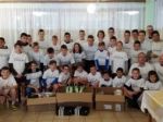 Vychádzajúci talent Duda potešil darčekmi deti v Snine