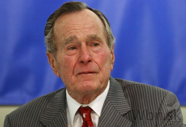 Exprezidenta Busha staršieho museli hospitalizovať
