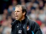 Cagliari odvolalo trénera Zemana, tímu má pomôcť Zola