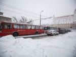 V Bratislave naďalej sneží, MHD meskala aj pol hodinu
