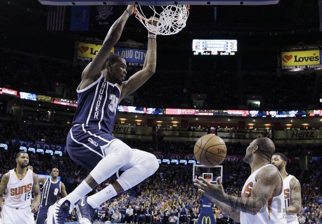 Durant sa úspešne vrátil do kolotoča NBA, Duncan si polepšil