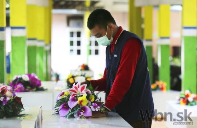 Video: Pátracie tímy našli havarované lietadlo AirAsia