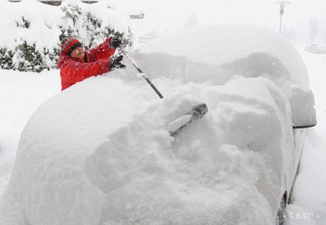 Výstraha pred extrémnym počasím, môže napadnúť aj pol metra snehu