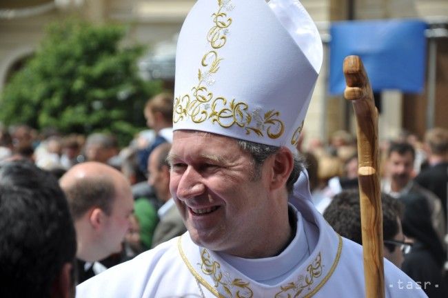 Omše za odvolaného arcibiskupa Bezáka pokračujú, ďalšia je vo štvrtok