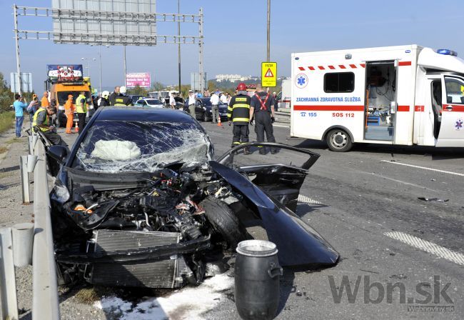 Vlani sa stalo menej dopravných nehôd, no boli tragickejšie