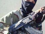 Video: Islamisti ukázali popravu špiónov, zabil ich chlapec