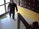 Polícia pátra po zlodejoch, vlámali sa do bytu v Štúrove