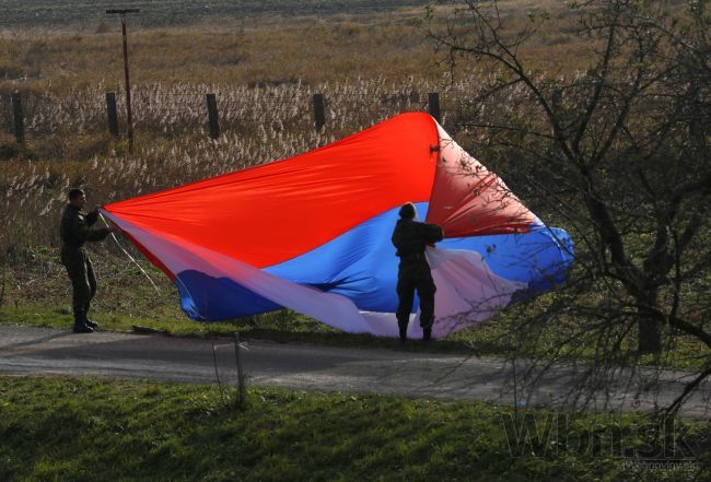 Europoslanci chcú pokračovať v sankciách voči Rusku