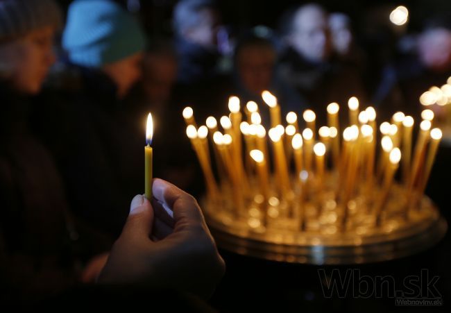 Obyvatelia Ukrajiny smútia za obeťami ruských separatistov