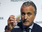 Exfutbalista Ginola si trúfa zosadiť Blattera z čela FIFA