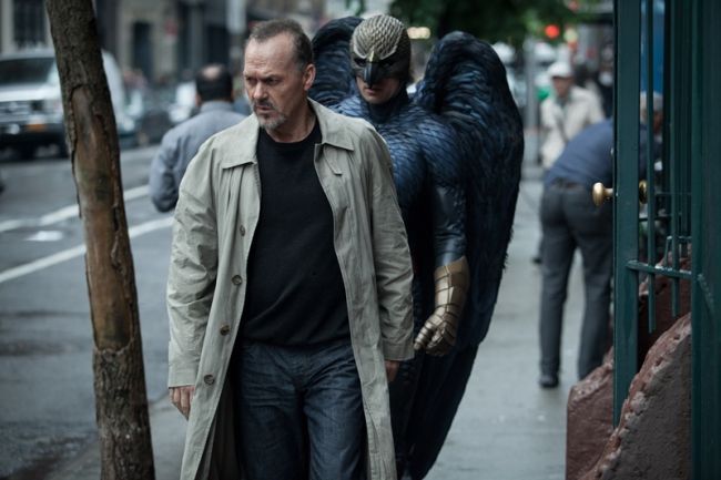 Film Birdman ocenený dvoma Zlatými glóbusmi prichádza do kín