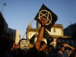 Sao Paolo zaplnili demonštranti, odmietajú vyššie cestovné