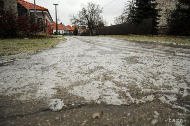 V noci a ráno sa môže vytvárať poľadovica