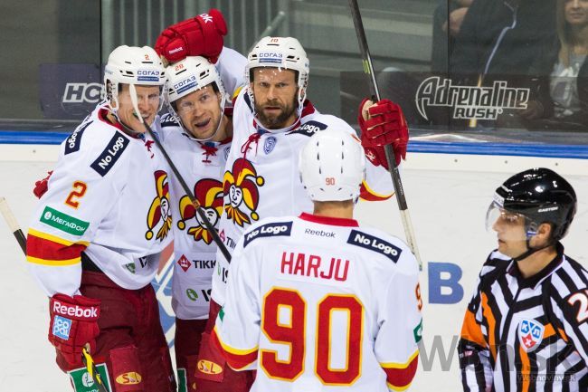 Video: Jokerit zdolal lídra KHL, triumfoval aj Petrohrad