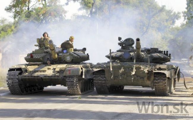 Boje na Ukrajine silnejú, Kyjev posilní armádu o stá tisíce