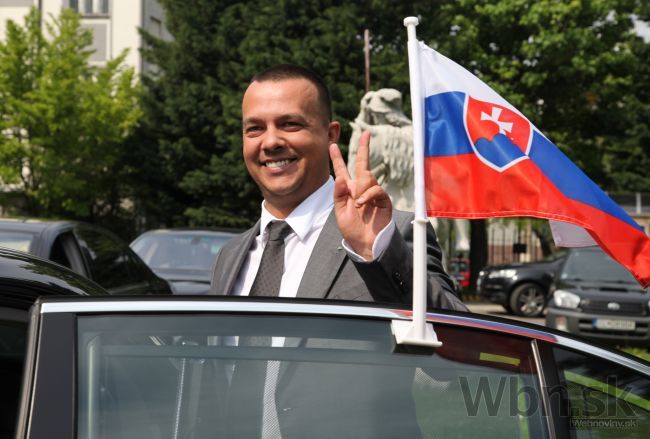 Miškov odmieta referendum, na kampaň proti nemu dá tisíce