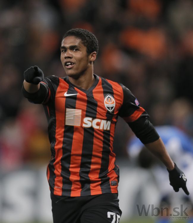 Chelsea má záujem o Douglasa Costu, ponúkla mu 16 miliónov
