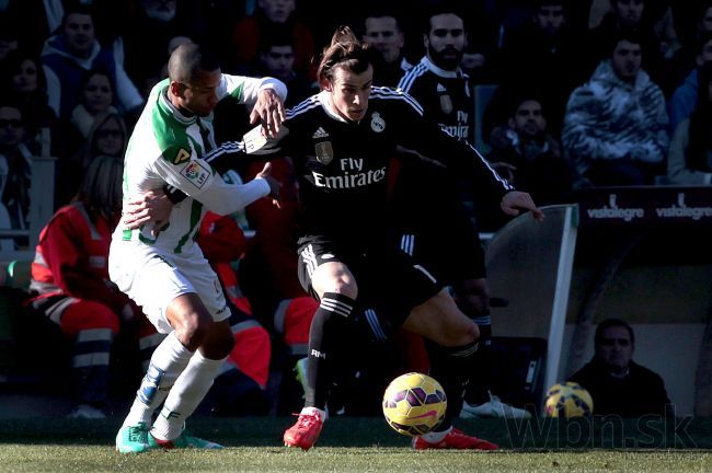 Video: Real spasila penalta, Barcelona vyplienila Elche
