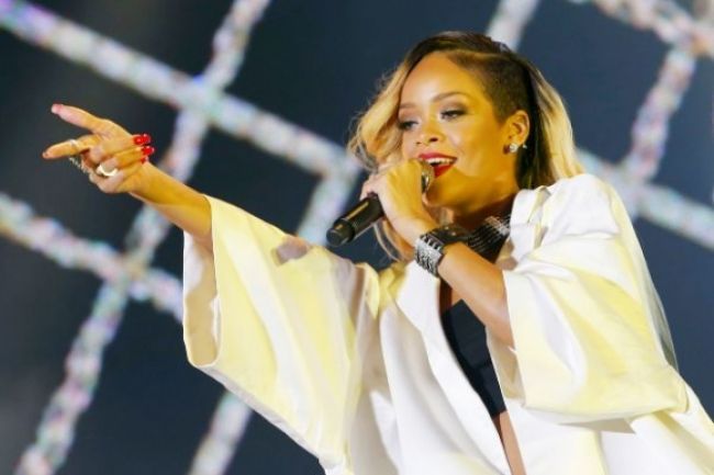 Rihanna predstavila song s Kanyem Westom a Paulom McCartneym