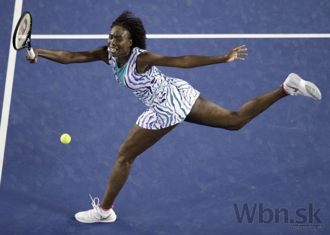 Video: Venus inšpiruje sestra Serena, vyradila Radwanskú
