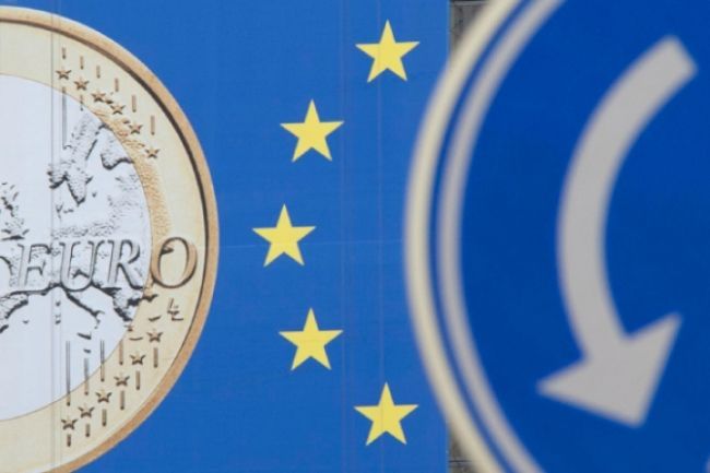 Vyhlásenie gréckeho premiéra oslabilo akciový trh