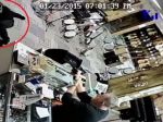 Video: Zlodej hral mŕtveho, pozrite čo sa stalo potom