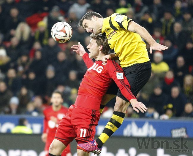 Video: Dortmund iba remizoval v Leverkusene, ostáva posledný
