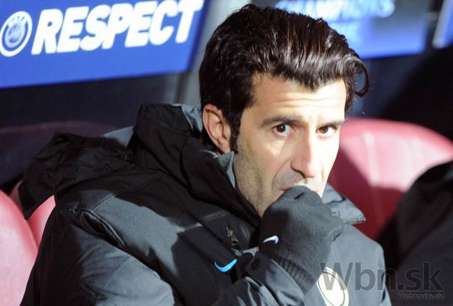 Prezidentom FIFA chce byť Figo, Van Praag aj jordánsky princ