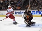 Video: Sekera v NHL bodoval, Washington sfúkol Gáboríkovcov