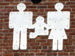 Referendum o rodine podporuje diskrimináciu, tvrdí Amnesty
