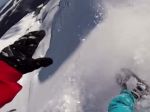 Video: Snowboardista a lavína