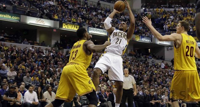 Video: Indiana zastavila ťaženie Clevelandu, Lakers prehrali