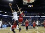 Video: Bulls využili zranenie Davisa, Dallas otočil zápas