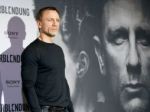 Daniel Craig sa zranil pri nakrúcaní, odnieslo si to koleno