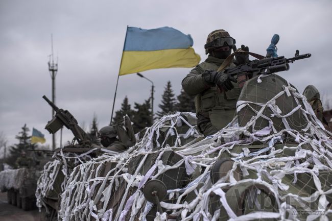 Na Kryme cvičí 600 Rusov, Poľsko na Ukrajinu zbrane nedodá