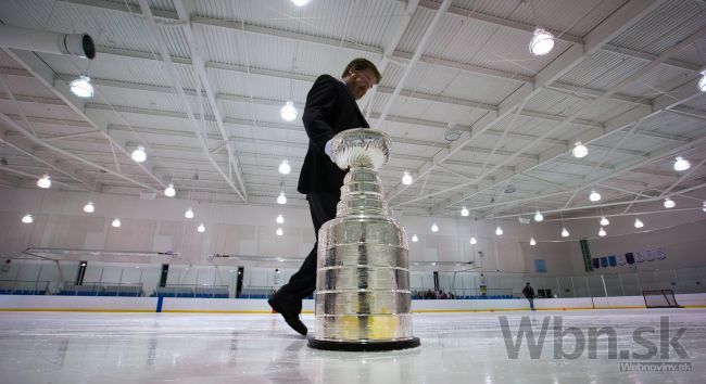 Hokejové hviezdy vrátane víťazov Stanleyho pohára žalujú NHL