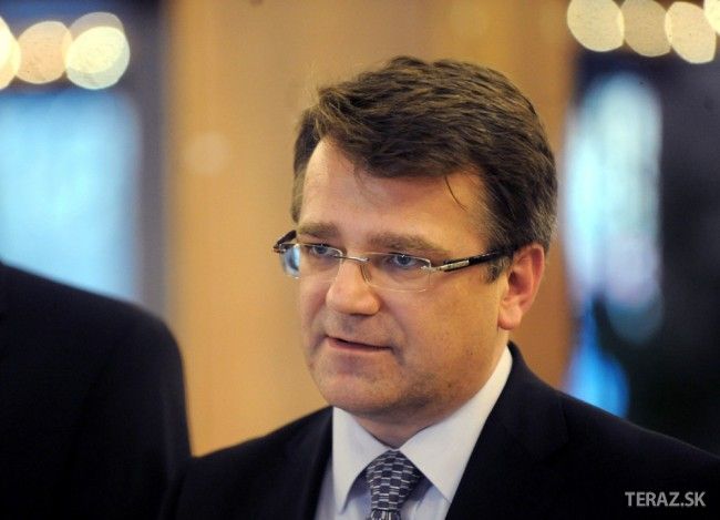 Exminister Uhliarik chce opäť obmedziť vývoz liekov do zahraničia