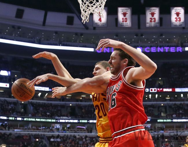Video: Gasol sa priblížil k Jordanovi, Chicago zvíťazilo