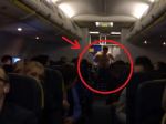 Video: Ako sa vysporiadať s opilcom na palube lietadla