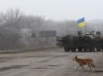 Stovky ukrajinských vojakov sa vzdávajú a opúšťajú Debaľceve