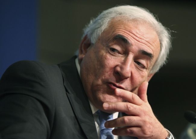 Prokuratúra požiadala súd, aby Straussa-Kahna oslobodil