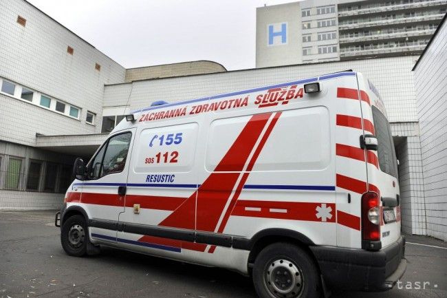 Muž skončil po hádke v nemocnici s podrezaným krkom