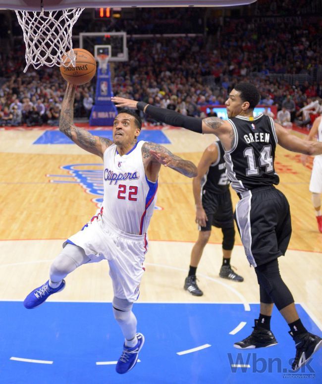 Video: Oklahoma urobila krok do play-off, Clippers prehrali