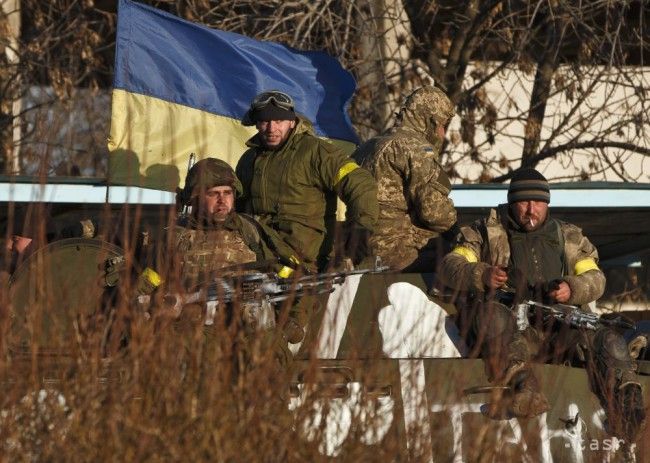 Na Ukrajinu prúdia ruské tanky a raketové systémy, tvrdí armáda